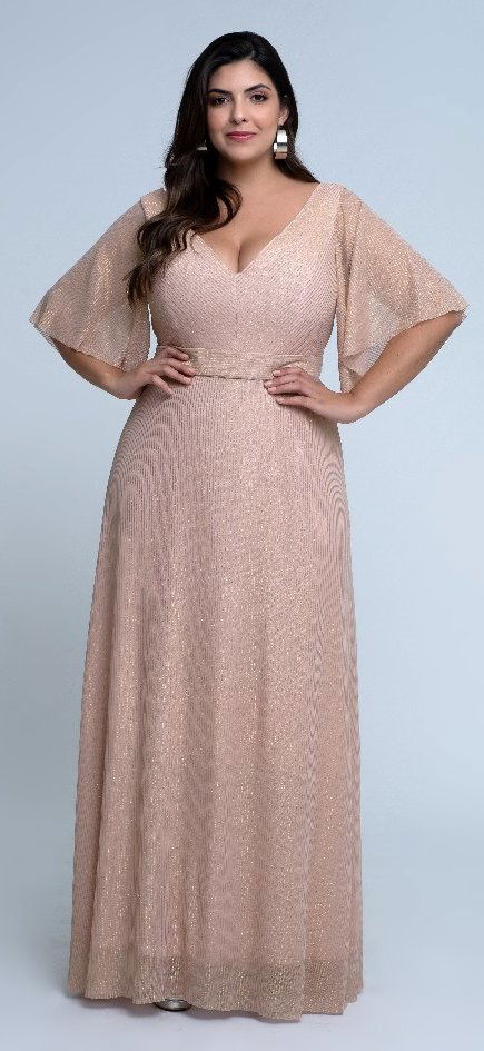 vestido plus size longo com manga