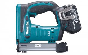 GRAMPEADOR BATERIA 18V DST221RFE MAKITA