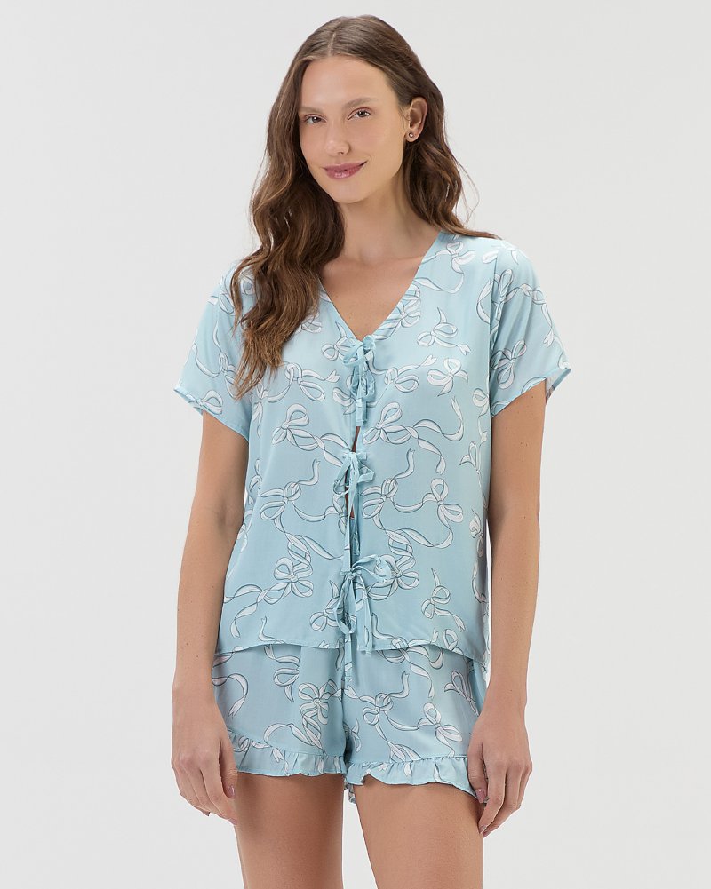 Conjunto Feminino de Abertura Manga Curta com Shorts